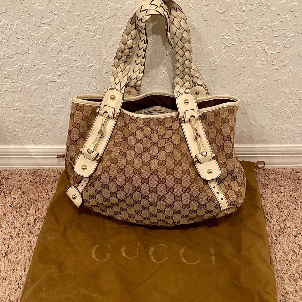 Gucci authentic medium Pelham bag